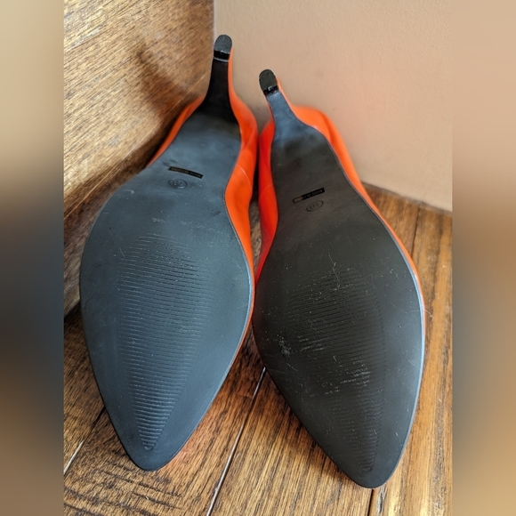 Pointy toe orange patent heels by Red circle. Women's size 10 - Picture 11 of 13